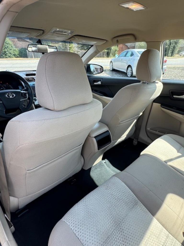 2014 Toyota Camry L - Photo 19