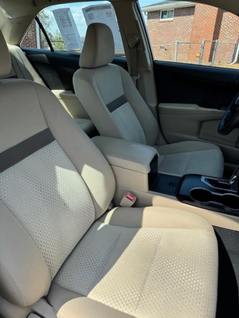 2014 Toyota Camry L - Photo 20