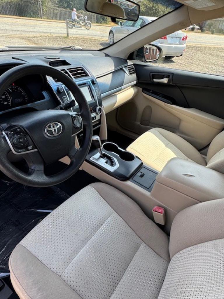 2014 Toyota Camry L - Photo 13