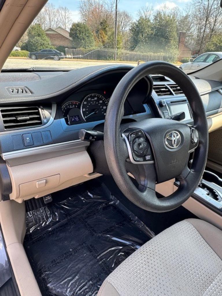 2014 Toyota Camry L - Photo 7